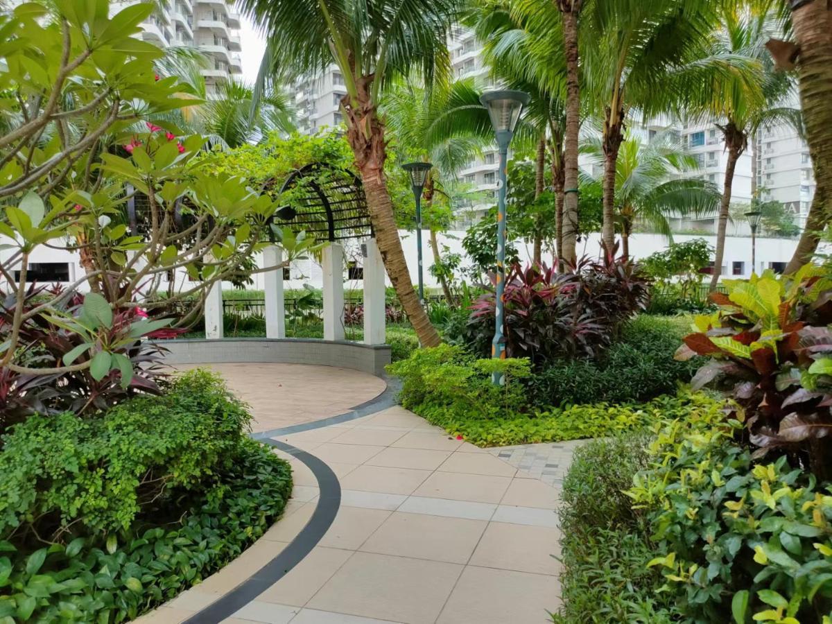2 Seaview Balcony@danga Bay Apartemen