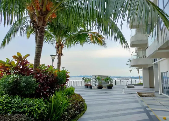2 Seaview Balcony@Danga Bay